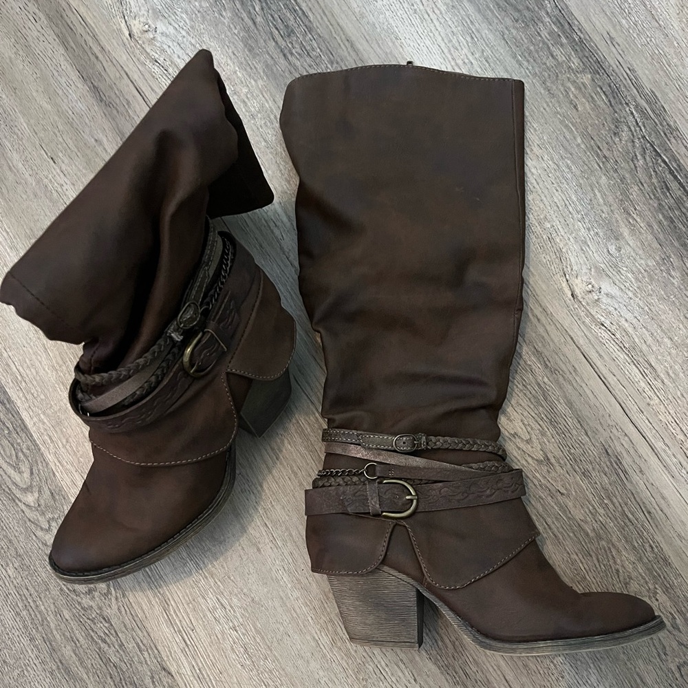 Women’s boots.